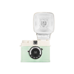 Lomourette Half-frame & Flash Picnic Edition