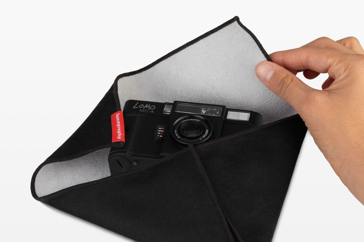 lomo-mca-black-easy-wrap-on-